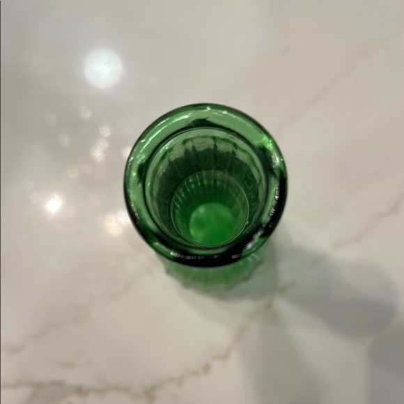2/$20 BUD VASE VINTAGE EMERALD GREEN RIBBED SCALLOPED MARKED 9” - Picture 4 of 7